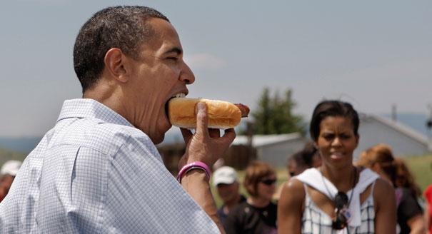 [120705_obama_hotdog_ap_328_6056.jpg]