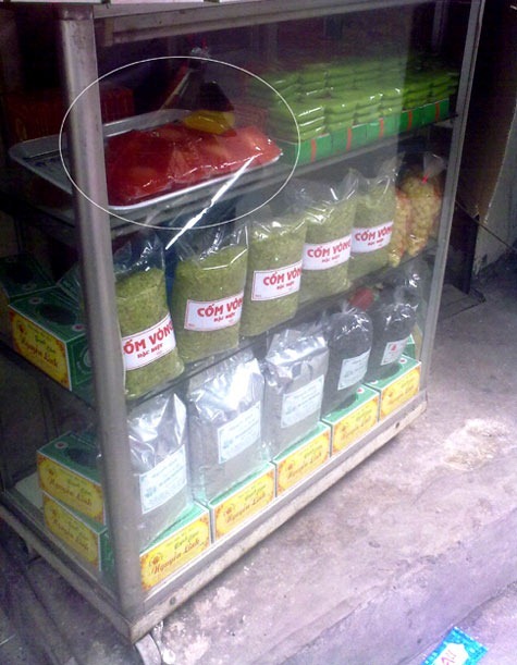 Bánh xu xê có mặt tại hầu hết các cửa hàng ở  phố Hàng Than (Hoàn Kiếm, Hà Nội).