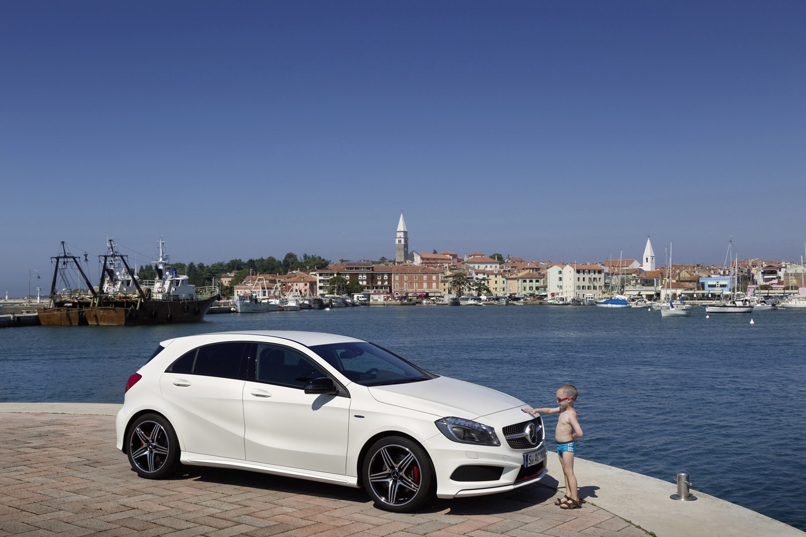 [2013-Mercedes-A-Class-51%255B11%255D%255B2%255D.jpg]