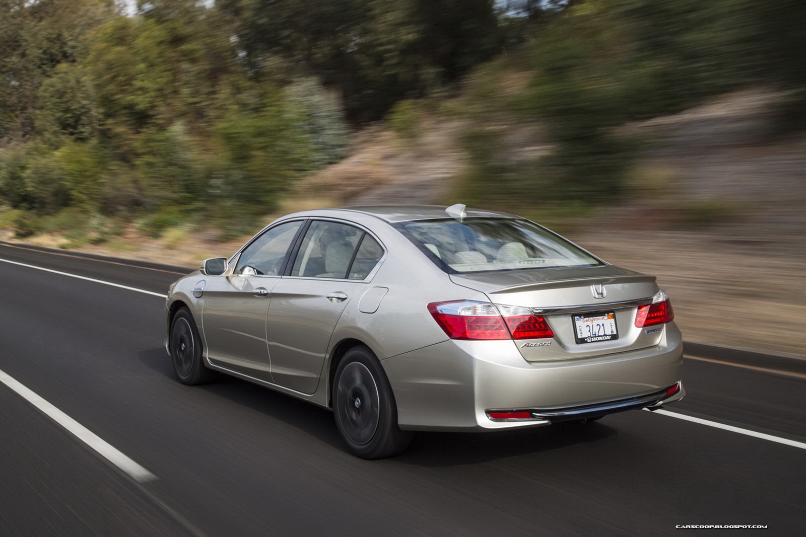 [2014_Honda_Accord_PHEV_164_%255B2%255D.jpg]