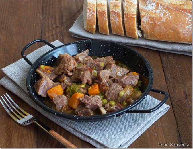 CARNE GUISADA (olla exprés)Espe Saavedra, en la cocina: