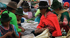 Mujeres indígenas en Otavalo
