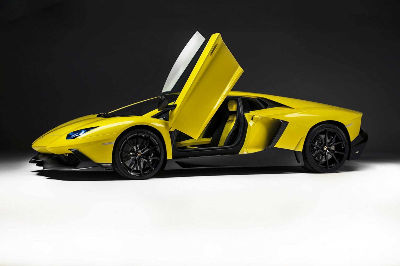 [Lamborghini-Aventador-50-Anniversario7%255B2%255D.jpg]