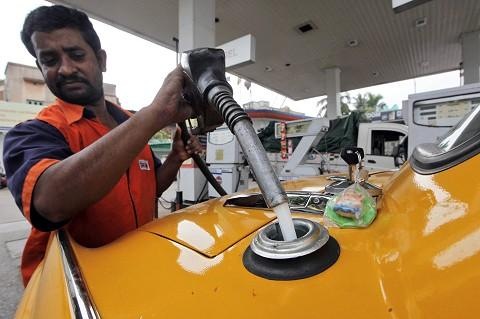 [Reuters%252BIndia%252Boil%252B24Jan12%252B480%255B2%255D.jpg]