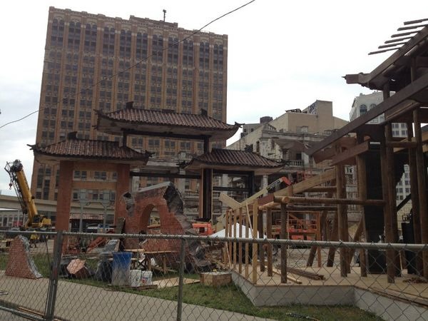 Transformers 4 Brings China to Detroit in Latest Set Photos 02