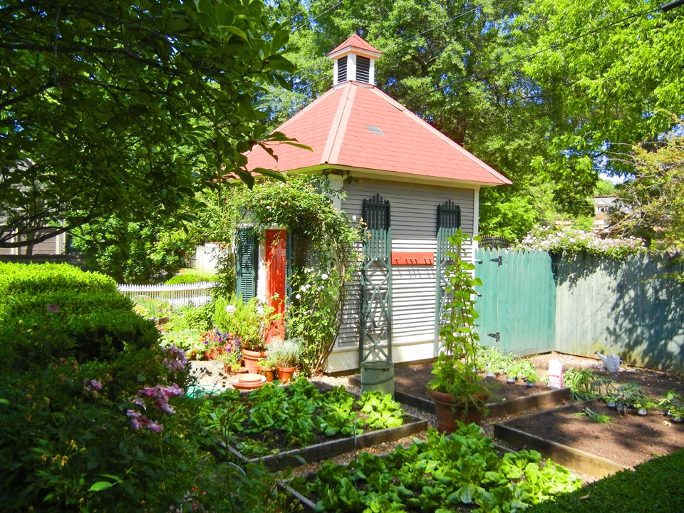 [PAS2%2520Garden%2520House%255B4%255D.jpg]