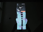 Matching Nike Basketball Elite Socks for LeBron 9 Miami Vice nike basketball elite lebron socks hornets 2 01 Matching Nike Basketball Elite Socks for LeBron 9 Miami Vice