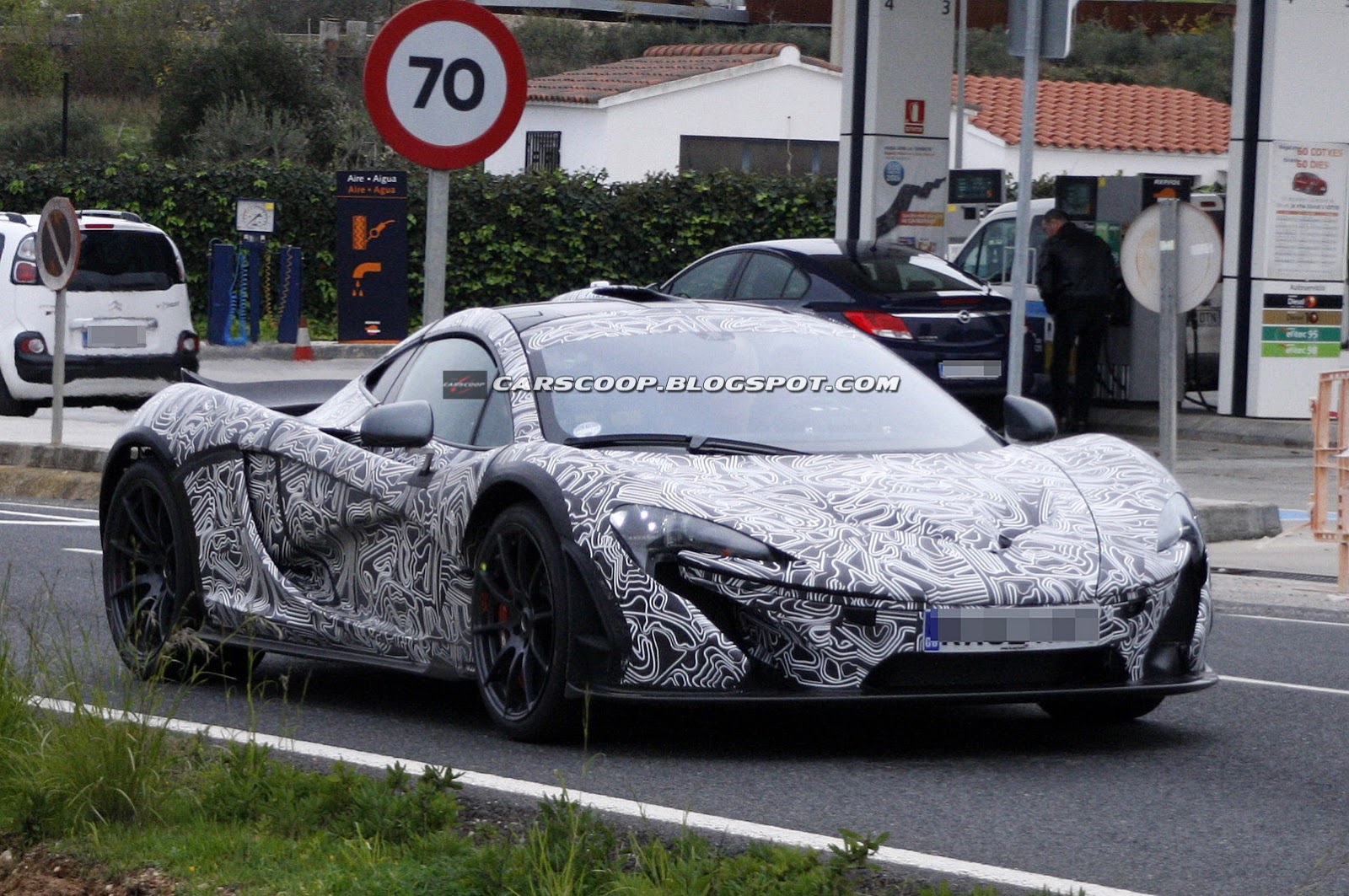 [McLaren-P1-2%255B3%255D.jpg]