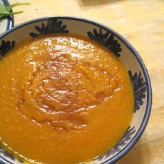 Crock Pot Carrot Soup With Honey and Nutmeg