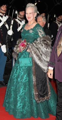 [Attending%2520a%2520Gala%2520-%2520Margrethe%2520-%2520Outfit%255B3%255D.jpg]
