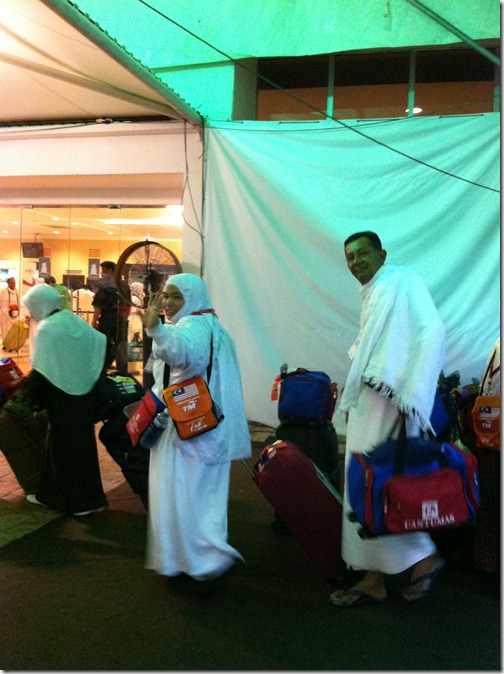Ibu_Ayah Mertua berangkat ke tanah suci Makkah untuk menunaikan Haji 2011_Shaklee One Stop Centre Ibu_Ayah Mertua berangkat ke tanah suci Makkah untuk menunaikan Haji 2011_Shaklee One Stop Centre