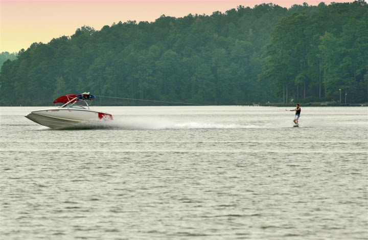 Boat_skier.jpg