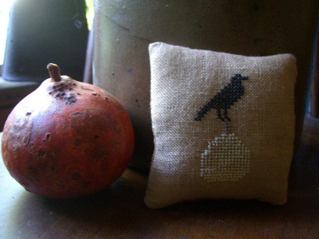 [white%2520pumpkin%2520and%2520crow%255B3%255D.jpg]