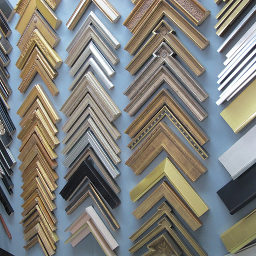 The way they arrange the frames makes it easy to try out different looks.
