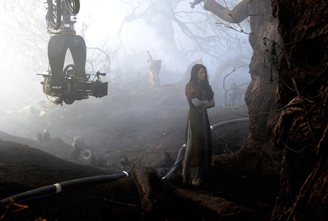 12_snow-white-set-visit