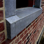 10 - Sloping chiselled sill with back and end dams