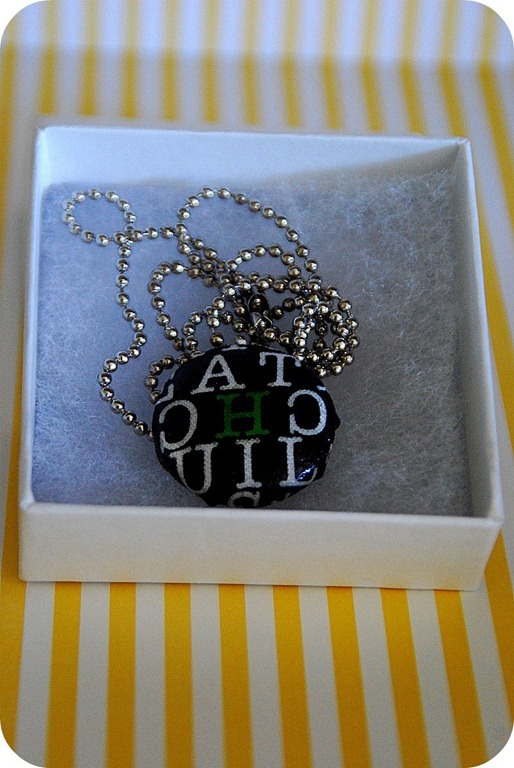 [personalized%2520covered%2520button%2520necklace%2520in%2520box%255B4%255D.jpg]