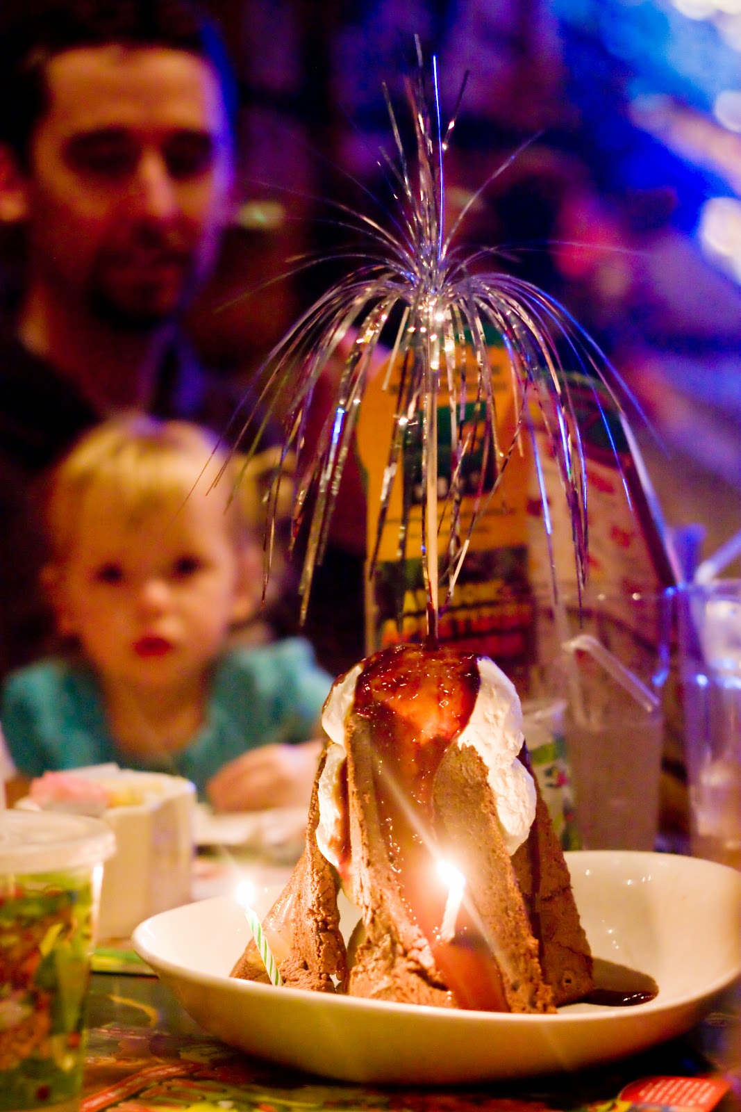[rainforest%2520cafe%2520volcano%2520cake%255B3%255D.jpg]