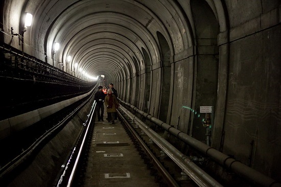 [600px-Thames_Tunnel_walk%255B5%255D.jpg]