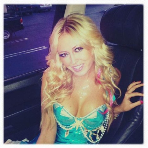 [sexy%2520paulina%2520gretzky%2520twitter%252026%255B2%255D.jpg]