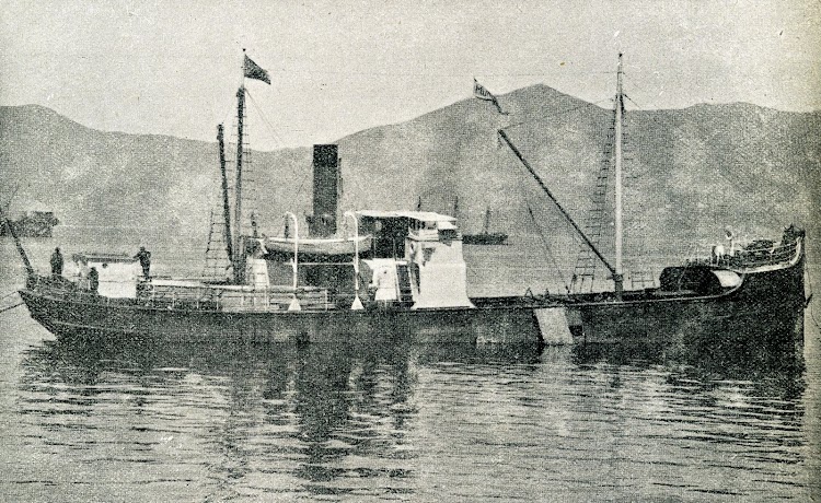 1920. El MINERVA, buque con casco de madera. Foto de la revista CATALUNYA MARITIMA. Agosto de 1920.JPG