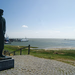 DSC01470.JPG - 12 - 13.06.2013. West Terscheliing - pomnik upamiętniajacy ludzi morza