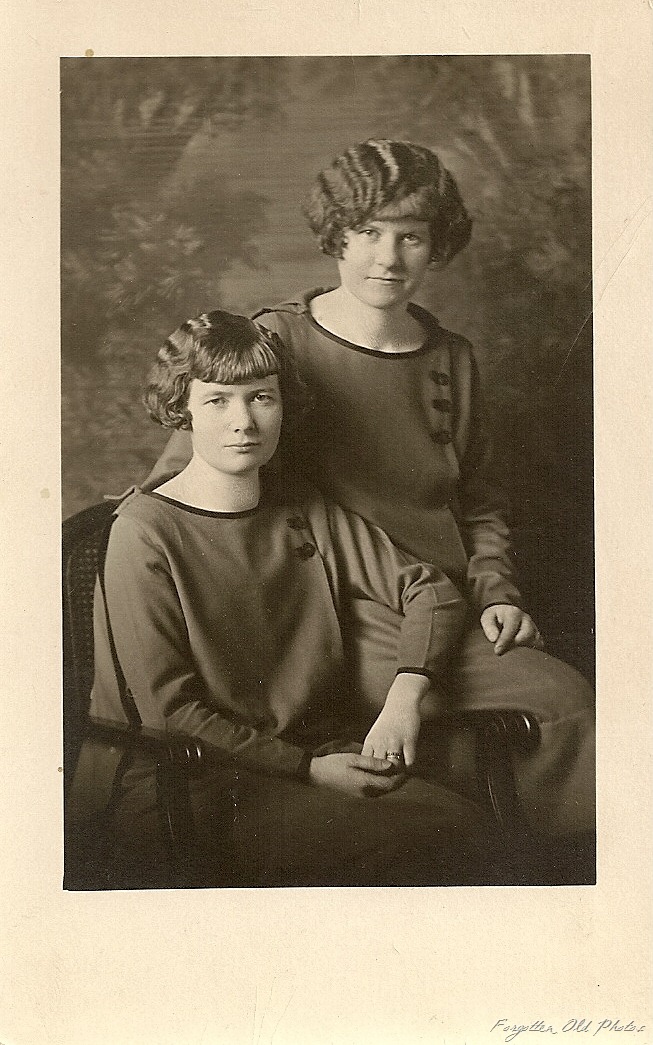 [minda%2520and%2520jena%2520Hjellum%255B10%255D.jpg]