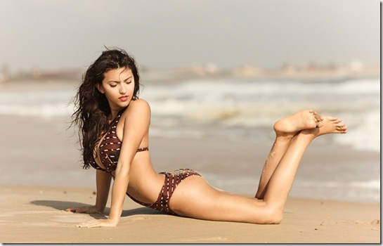 Francoise-Boufhal-beach-bikini-13