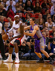 lebron james nba 121105 mia vs phx 01 King James wears 5 Colorways of Nike LeBron X in 6 Games