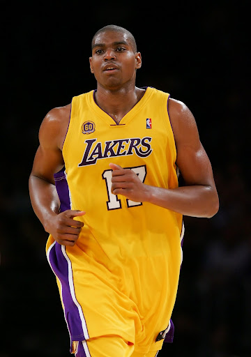 Lakers trade options for howard