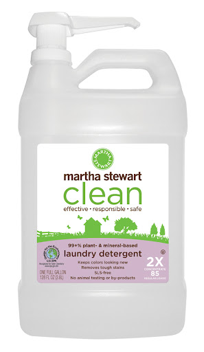 Laundry detergent keeps colors looking new and removes tough stains