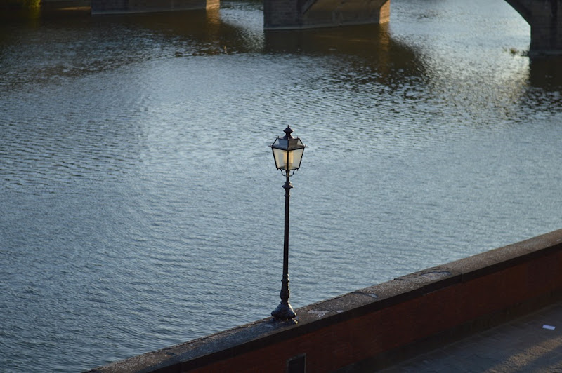 lace black dress, zero uv sunglasses, occhiali specchiati, prada bag, prada saffiano bag, zara sandals, fashion, pitti, pitti immagine, pitti uomo, come abbinare un vestito di pizzo, palazzo corsini, firenze, blogger firenze, Palazzo Corsini, palazzo corsini firenze, aquazzura, aquazzura firenze, olivia palermo aquazzura firenze