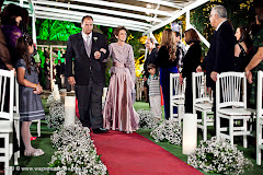 Fotos do evento Fernanda e Renato. Foto numero 22. Fotografia (fotografias) dos fotógrafos de casamento Wagner e Vanessa que fazem fotos de casamento (fotografia de casamento) no melhor estilo do fotojornalismo em Niterói, RJ, e outras cidades do Rio de Janeiro. fotos casamento niterói de rj festa rio janeiro niteroi festas para casamentos foto fotojornalismo fotografia noiva ornamentaçao penteados simples decoraçao fotógrafo eventos