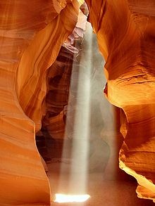[220px-USA_Antelope-Canyon3.jpg]
