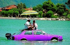 Auto-fuoribordo Auto-fuoribordo