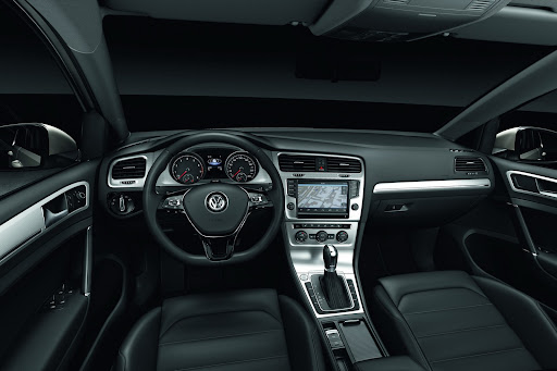 [Bild: 2013-Volkswagen-Golf-7-Interior-7.jpg]