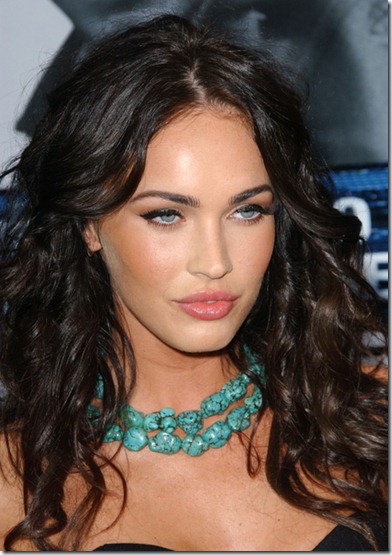 megan-fox-wavy-hairstyle-sexy-face