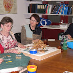 Kantkrigmiddag 2005 v.l.n.r Milly, Maria, Rina, dorethe klaar voor website3 april 2006.jpg
