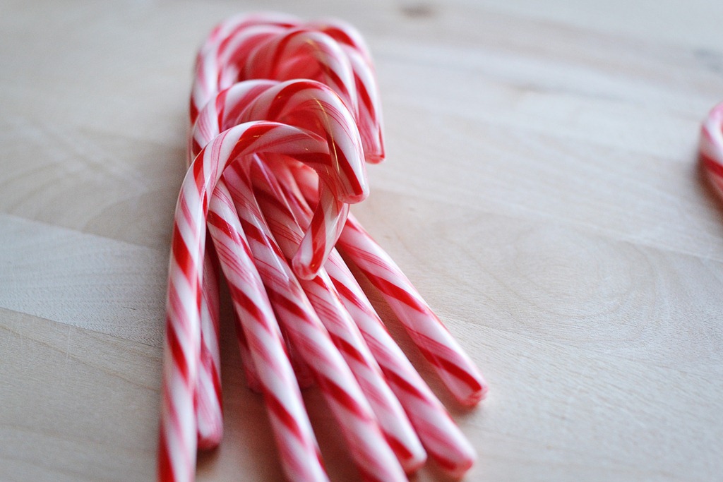 [candy-canes-15.jpg]