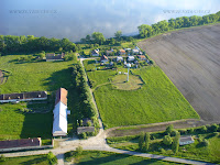 Lhotsky_Dvur_005.JPG