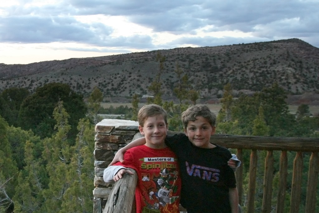 [2013%252004%252020_0790sean%2520and%2520charlie%255B5%255D.jpg]