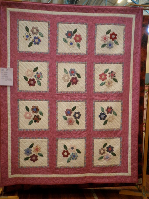 [Vals-Quilt-Joan-R4.jpg]