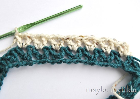 Photo Tutorial for Quick Striped V-Stitch Crochet Cowl