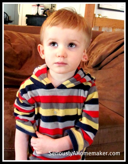 [charlie%2520watching%2520yo%2520gabba%2520gabba%255B5%255D.jpg]
