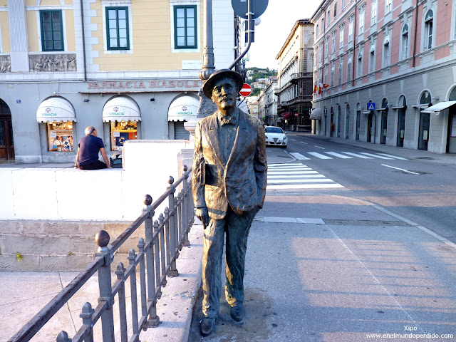estatua-del-escritor-james-joyce-en-trieste.JPG