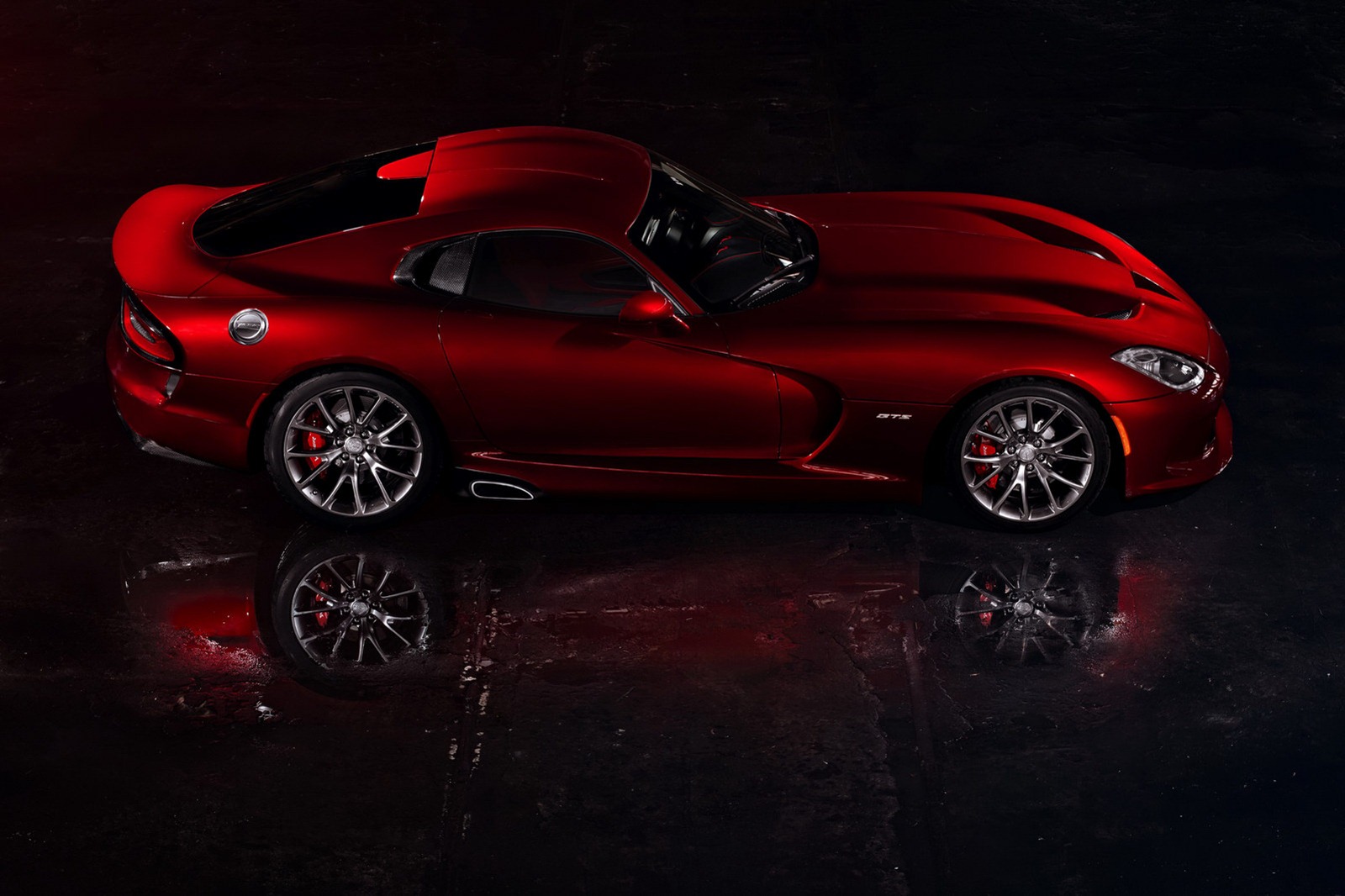 2013-SRT-Viper-10[2].jpg
