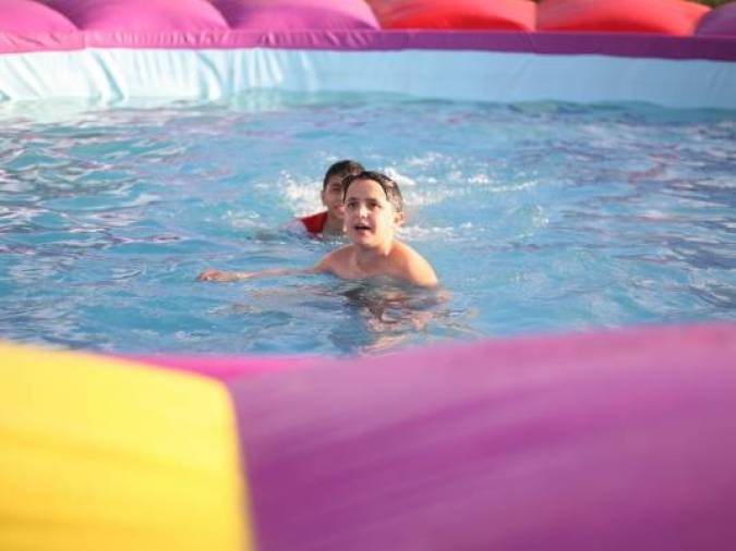 مظاهر عيد الفطر المبارك لعام 2013  فى العالم 