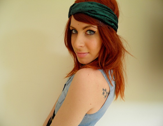 DAINTY ROSES VELVET TURBAN 2