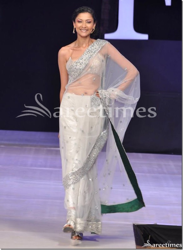 Riyaz_White_Sari