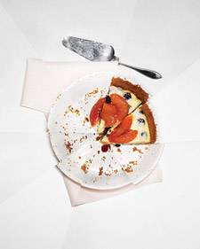 Cinnamon laced cream pie with blueberries